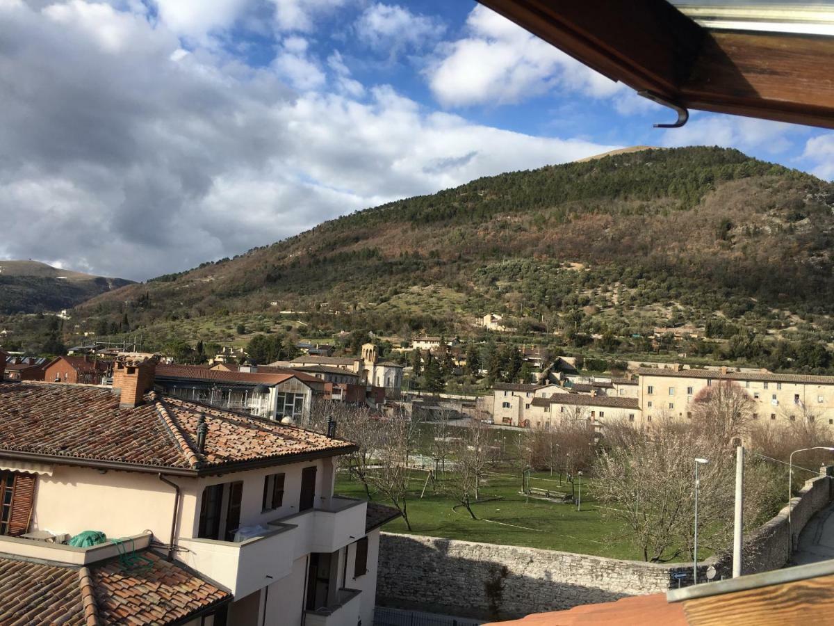 Happy House Apartment Gubbio Exterior photo